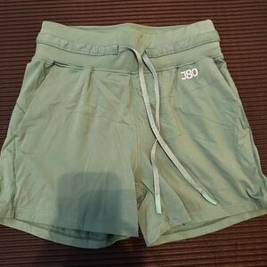 J80 flow shorts